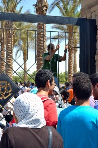 AUC students close the campus gates during a protest on 16 September Wajih Fakhouri / The Caravan